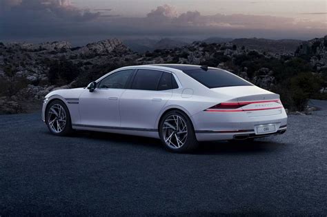 2023 Genesis G90 Pictures 10 Photos Edmunds