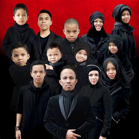 kisah awal mula keluarga unik gen halilintar  spektakular komburyok