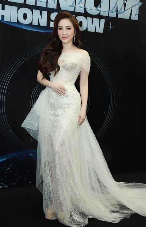 Thảm đỏ sự kiện hot nhất hôm nay Hồ Ngọc Hà cùng Thanh Hằng và Lan Khuê đọ dáng cực gắt