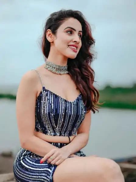 Priyanka Kholgade Top Hot Pics And Photos