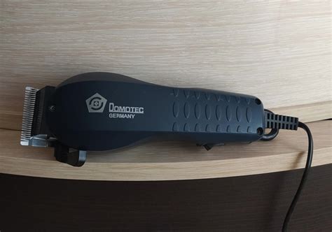 Машинка для стрижки волос в рабочем состоянии. Работает от сети. Других ...