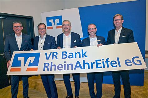 Volksbank Rheinahreifel Eg Und Vr Bank Rhein Mosel Eg Planen Gemeinsame