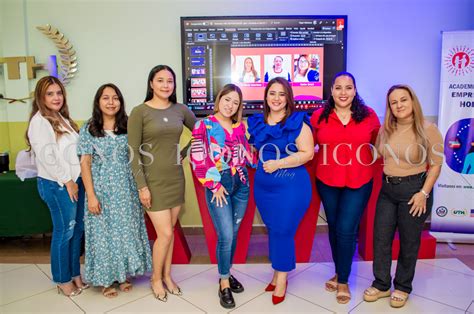 Primera Graduaci N Academia Para Mujeres Emprendedoras Awe