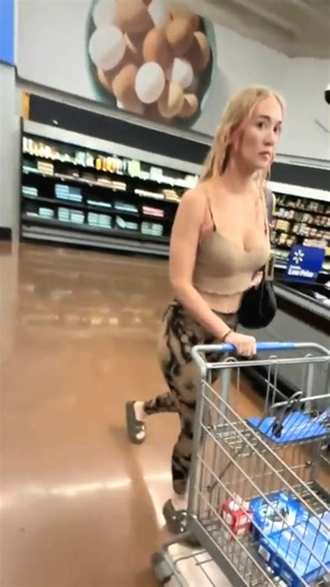 Not Oc Hot Face Blonde With A Spectacular Ass In Tight Leggings Must See Videos Included
