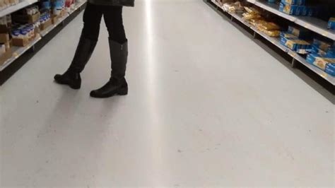 Boots Crush Porn Videos