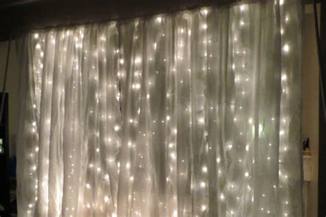 DIY Photo Booth Backdrop with String Lights | Weddingbee