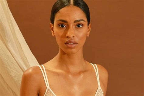 Ensemble lingerie à volants