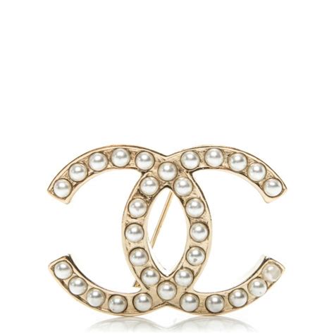 CHANEL Pearl CC Brooch Light Gold 182369 FASHIONPHILE