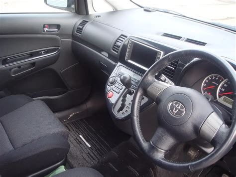 Тойота Виш 2003, 1.8л., автомат, Славгород