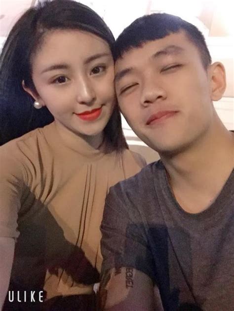 Sau khi ly hôn chồng hot girl bánh tráng trộn Đà Lạt đã công khai bạn trai mới