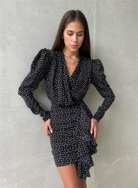 Платье мини с принтом сердечки черное - So bright