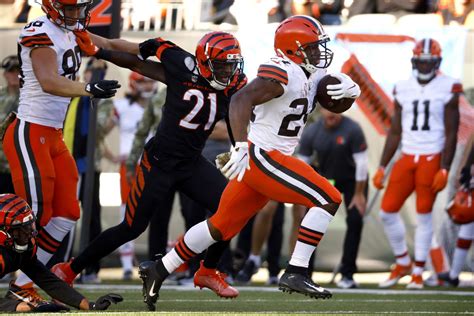 Browns Bengals Final Score Cleveland Play Most Complete Game Of Season In 41 16 Win Dawgs By