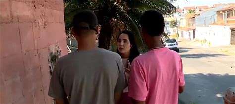 Casal gay é atacado tiros e gritos homofóbicos após discussão no Rio Efetuou seis disparos