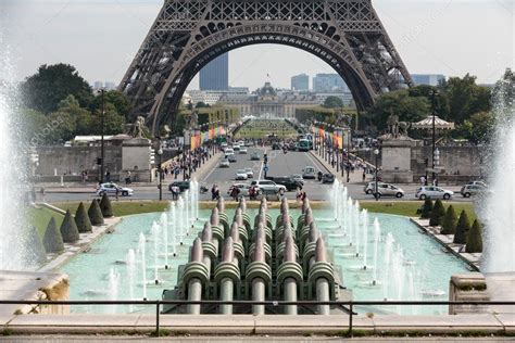 Torre Eiffel vista desde la fuente de Jardins du Trocadero 2024