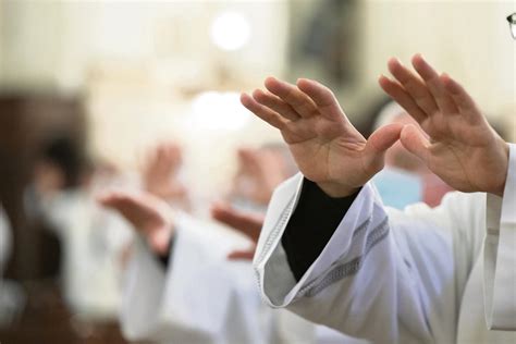 Bishop Clarifies Nature Of Blessing Given To Celebrity Same Sex Couple Crux