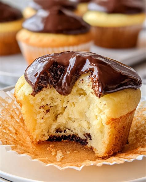 Boston Cream Pie Cupcakes
