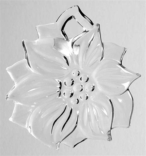 Mikasa Crystal Ornaments Poinsettia Boxed By Mikasa Replacements Ltd