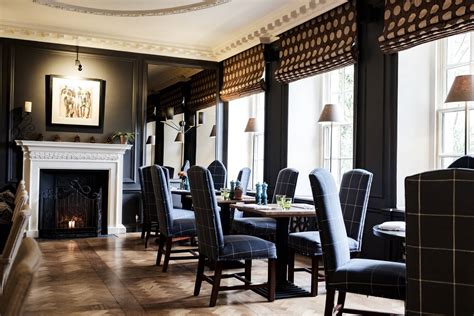 Restaurant In Tetbury | The Close Bar and Garden Room