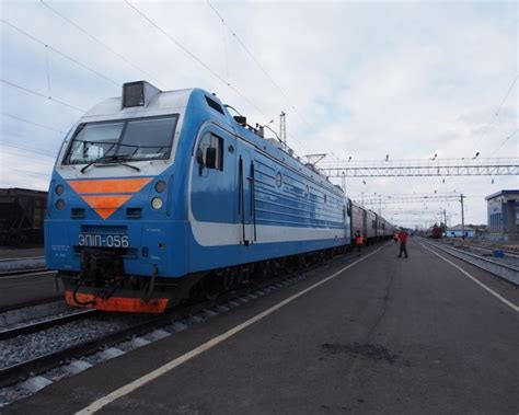 Электровоз ЭП1М, Рельсовый транспорт