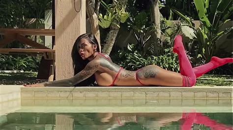 SANKTOR INKED BABE WITH HUGE BUTT MASTURBATES XNXX