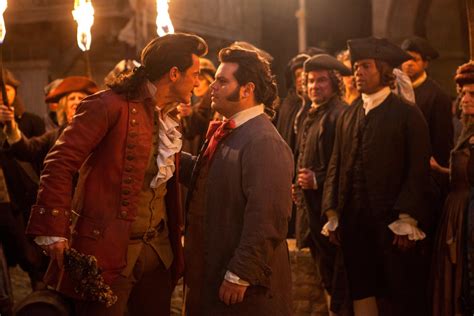 Disney adia o lançamento de A Bela e a Fera em país por conta de personagem gay Fatos