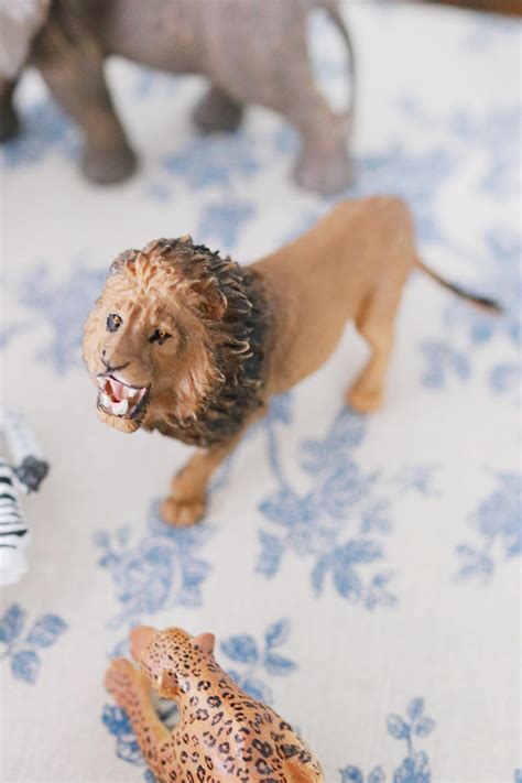 zoo animal menorah 7