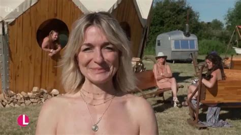 Itv Lorraine Reporter Strips Completely Naked As She Attends Uk S