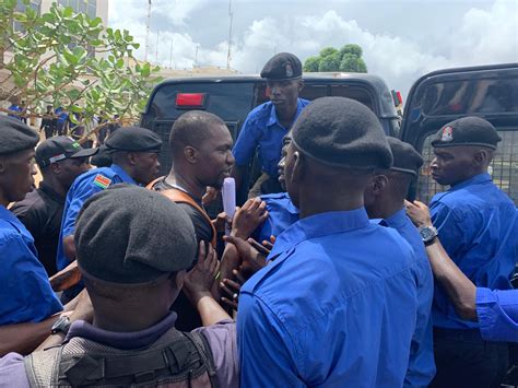 This wake arrest video has viewers questioning the police 27