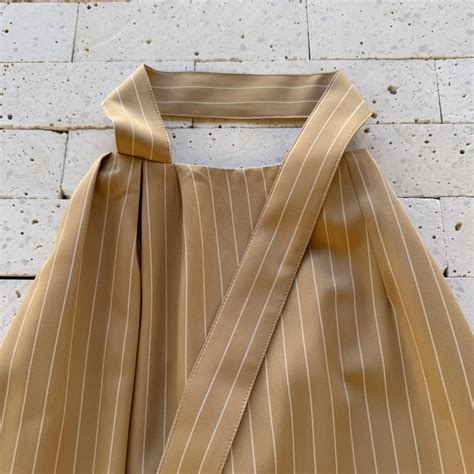 Conjunto Alfaiataria Listrado Cropped E Saia Midi Fenda Nude Dondoca Moda Feminina