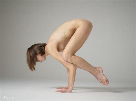 Amateur Girl Hannah Sensual Shapes 11 14000px Porn Pic