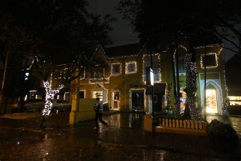 Rua Normandia Natal 2025 - Rua Normandia atrai visitantes com iluminação de Natal - Estadão