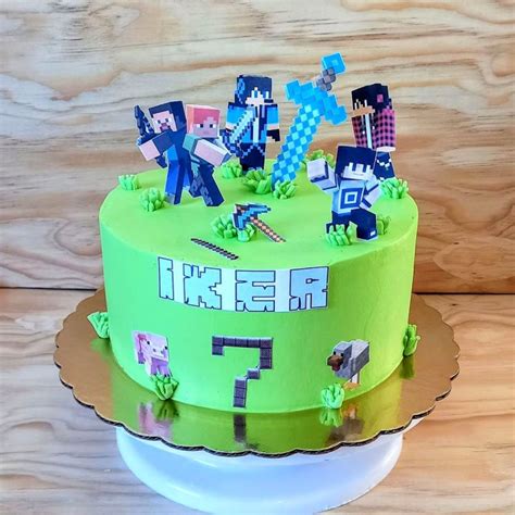 25 Creative Minecraft Cake Ideas - Blitsy