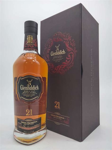 glenfiddich  year  gran reserva rum cask finish whiskey bidders