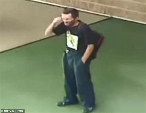 Sex Offender Propositions Women Just Months After He Was Released From Prison Daily Mail Online