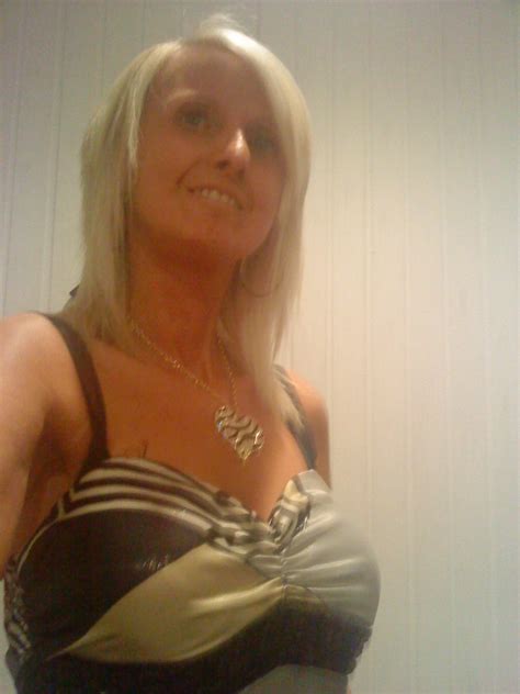Candi474 50 From Dundee Is A Local Granny Looking For Casual Sex Dirty Granny