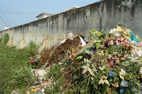 Moradores Reclamam Do Abandono No Cemitério De São Cristóvão