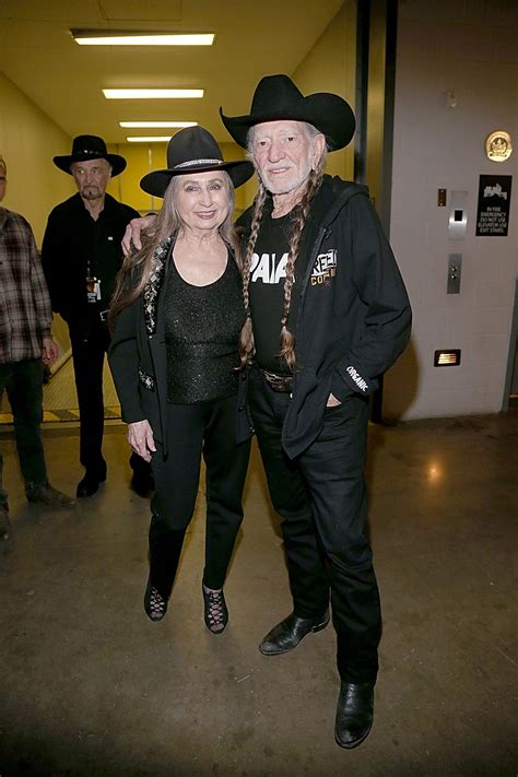 willie nelson still not dead 1