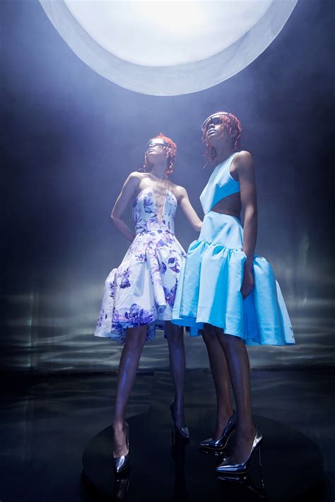 Kate Beckinsale wows in a plunging bustier dress at Prisoner's Daughter