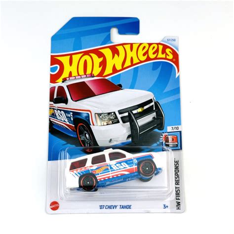 Машинка Hot Wheels Bargain price CHEVY TAHOE купить с доставкой по выгодным ценам в