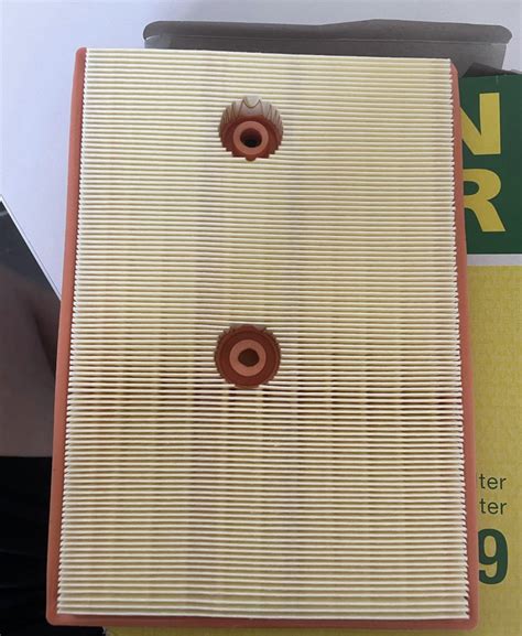 воздушный фильтр Mann-Filter C27009 на Volkswagen Golf Mk7, Skoda ...