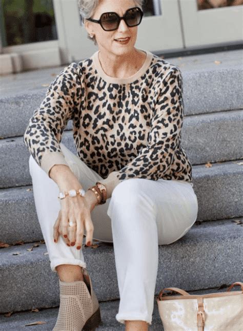 10 Comfortable Travel Outfits For Women Over 60 Artofit