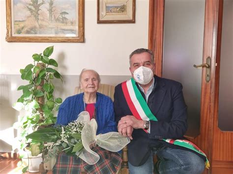 I Anni Di Margherita Matteoni Lomaggio E Gli Auguri Del Sindaco