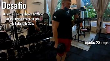 Treino intenso e hardcore de braços para se fazer na academia XNXX