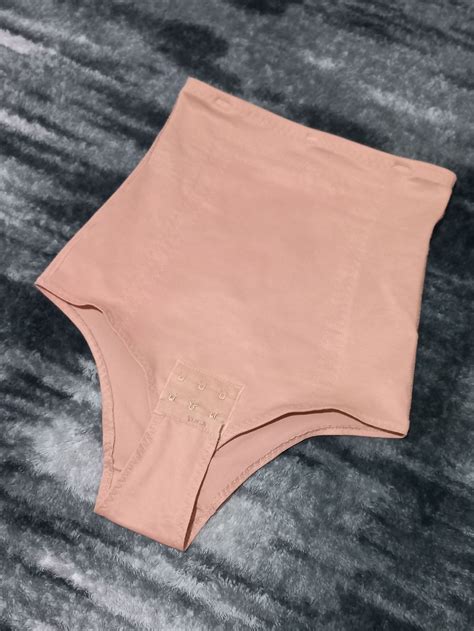 Cinta Pós Cirúrgica Modeladora Yoga Tamanho P Lingerie Feminina Yoga Usado 67391904 enjoei