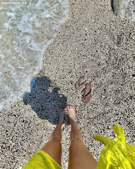 Merve Elmas Nude OnlyFans Leaks Fappening FappeningBook