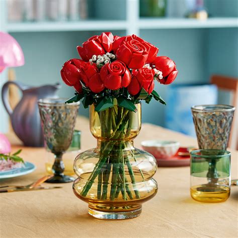 Во продавницата LEGO: Сетот LEGO ICONS Botanic Collection 10328 Bouquet ...