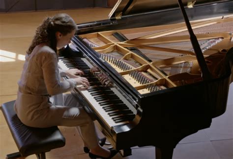 Yulianna Avdeeva Official Website