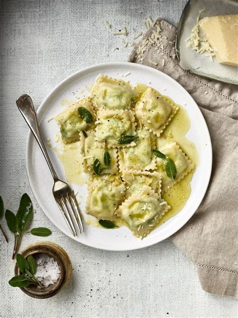 Ravioli mit Spinat und Ricotta selbst machen Ravioli füllung rezept