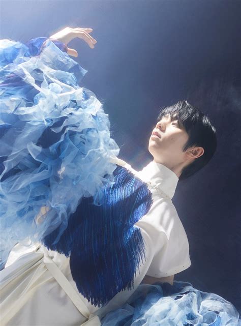 Front Cover of AERA Magazine "Hanyu Yuzuru: The Driving Force for