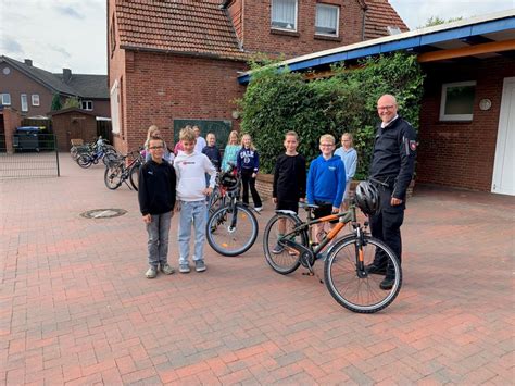 Fahrradkontrolle durch Polizei Sögel Grundschule Süd Hümmling